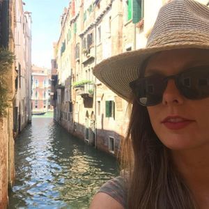 Meet your Posher, Laura